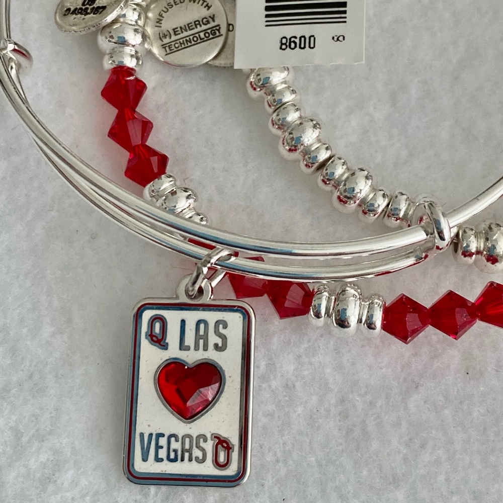 NWT Alex and Ani Las Vegas Exclusive Queen of Hearts Set of 3 Bracelets